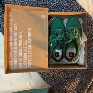 Veja V-10 Sneakers: EMERAUDE PIERRE BLACK